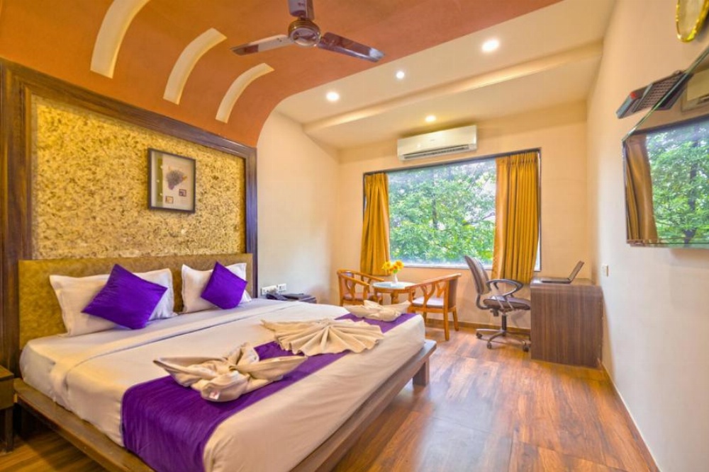 Room image 4